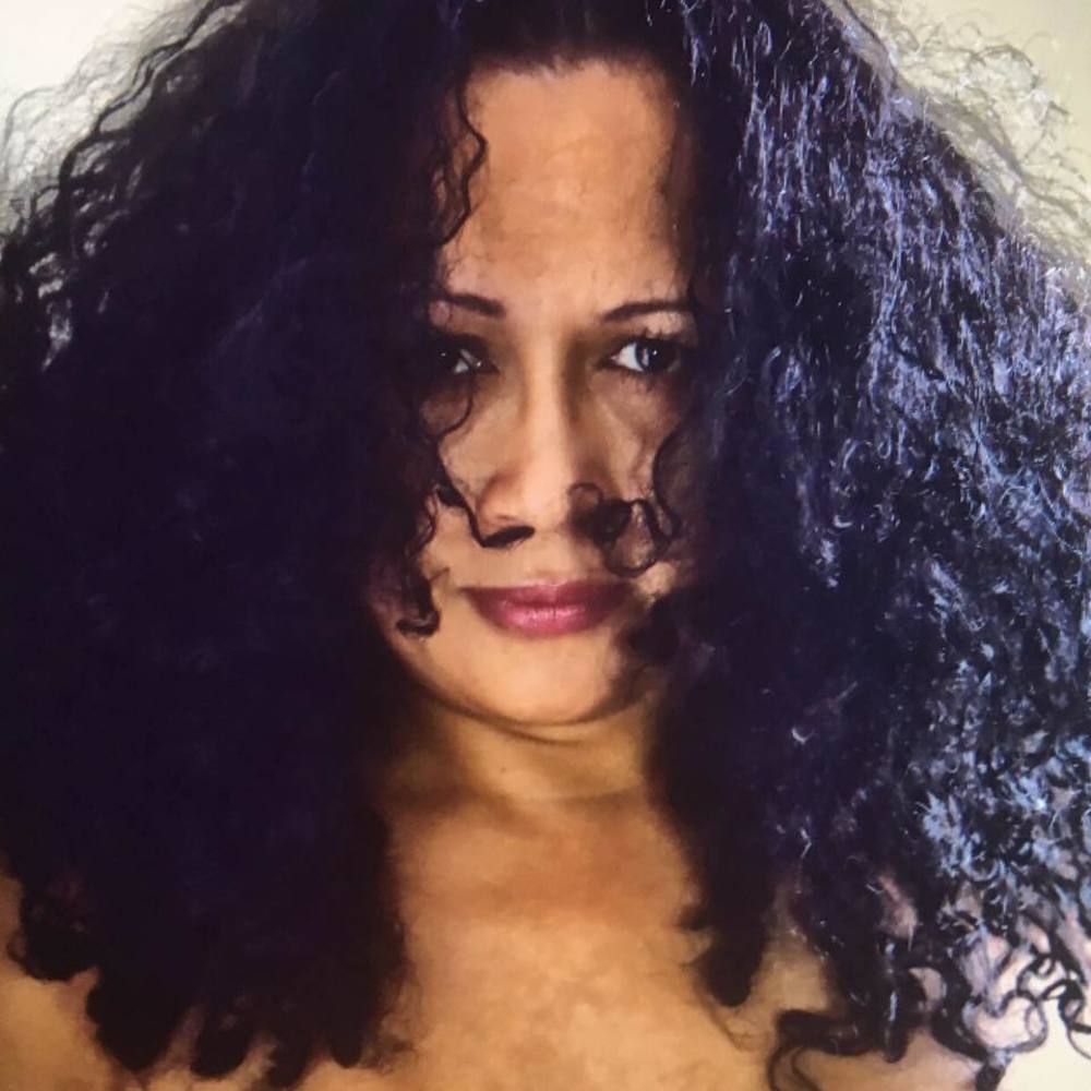 Meet your Posher, Iris